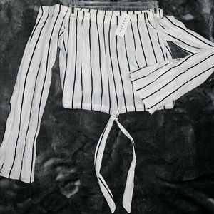 Long sleeve crop top